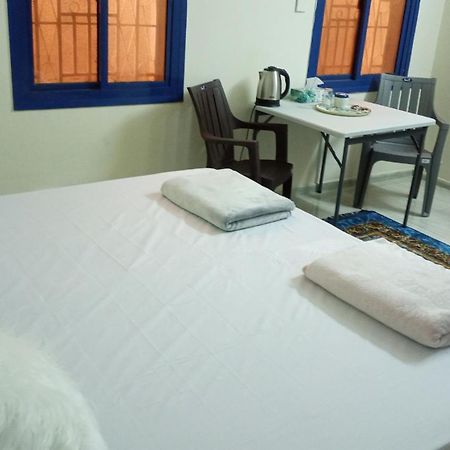 Salem House Hostel Низва Екстериор снимка