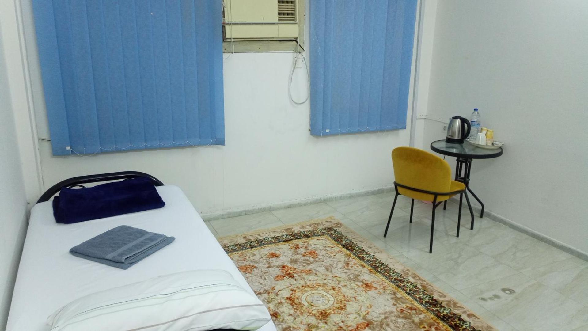 Salem House Hostel Низва Екстериор снимка