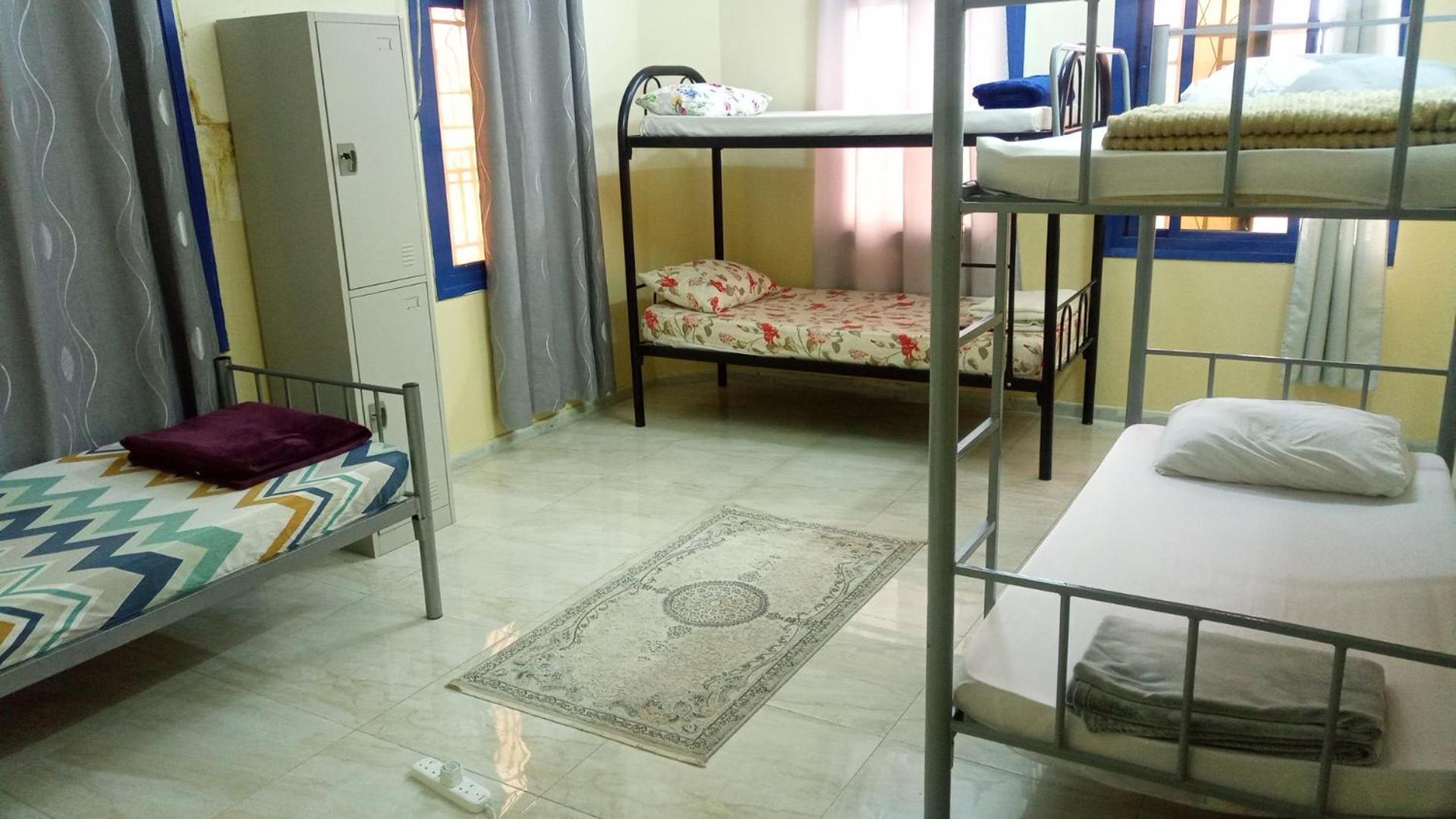 Salem House Hostel Низва Екстериор снимка