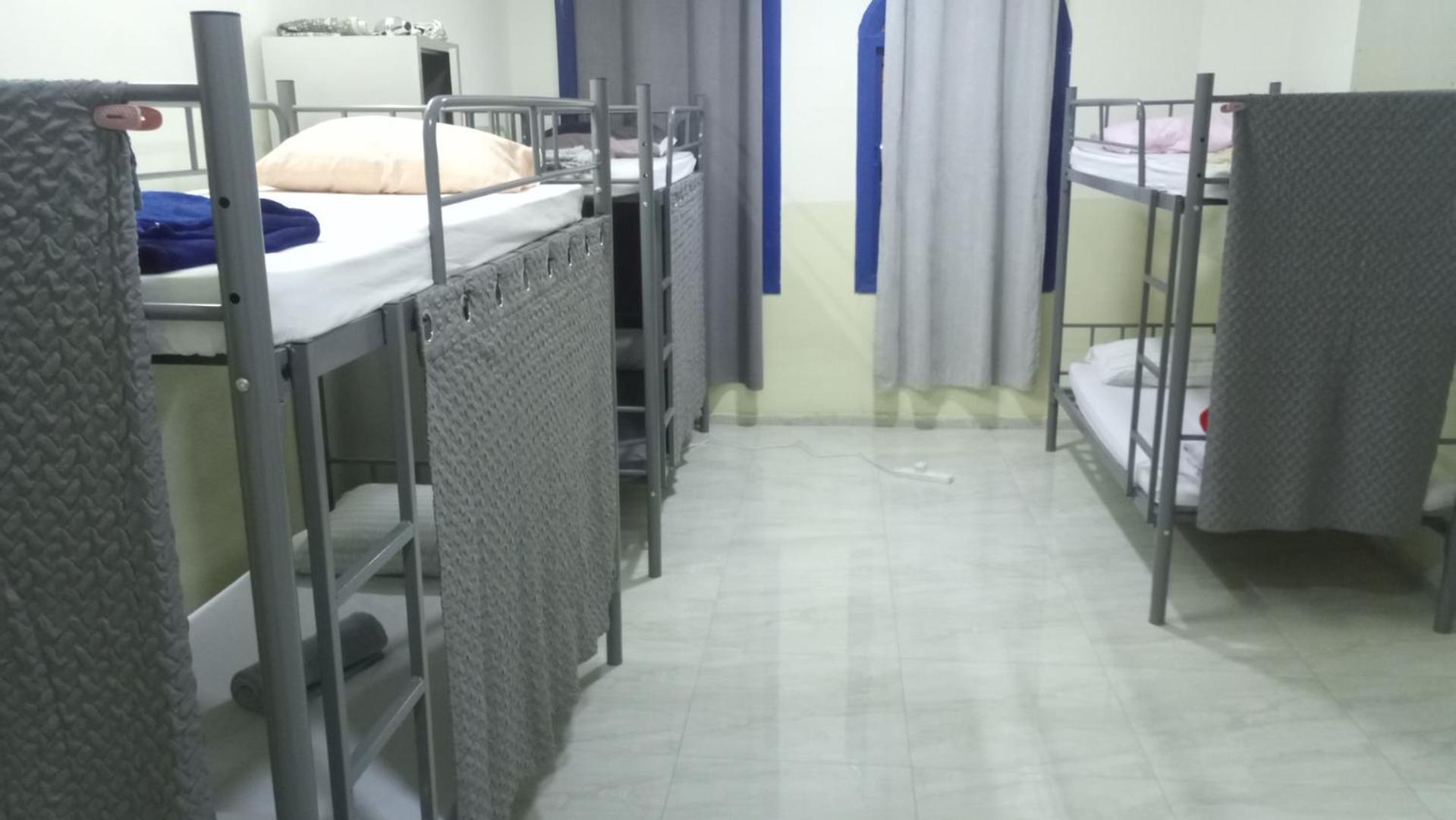 Salem House Hostel Низва Екстериор снимка