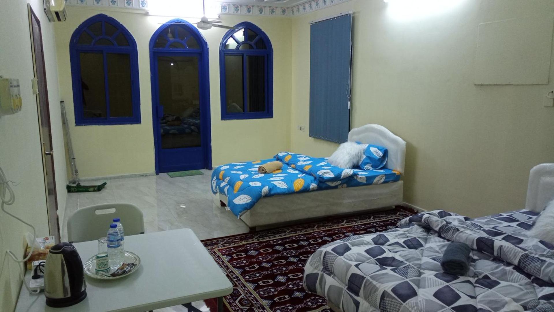 Salem House Hostel Низва Екстериор снимка