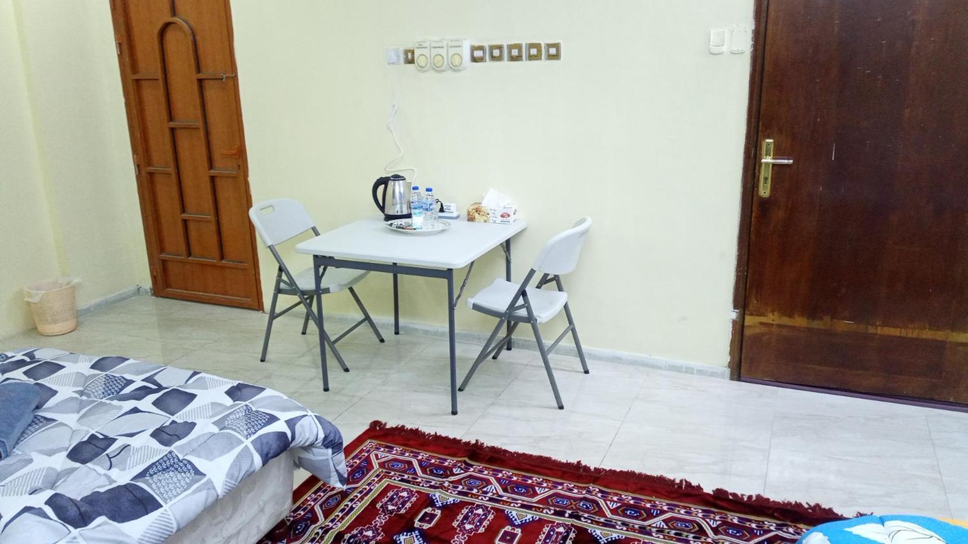 Salem House Hostel Низва Екстериор снимка