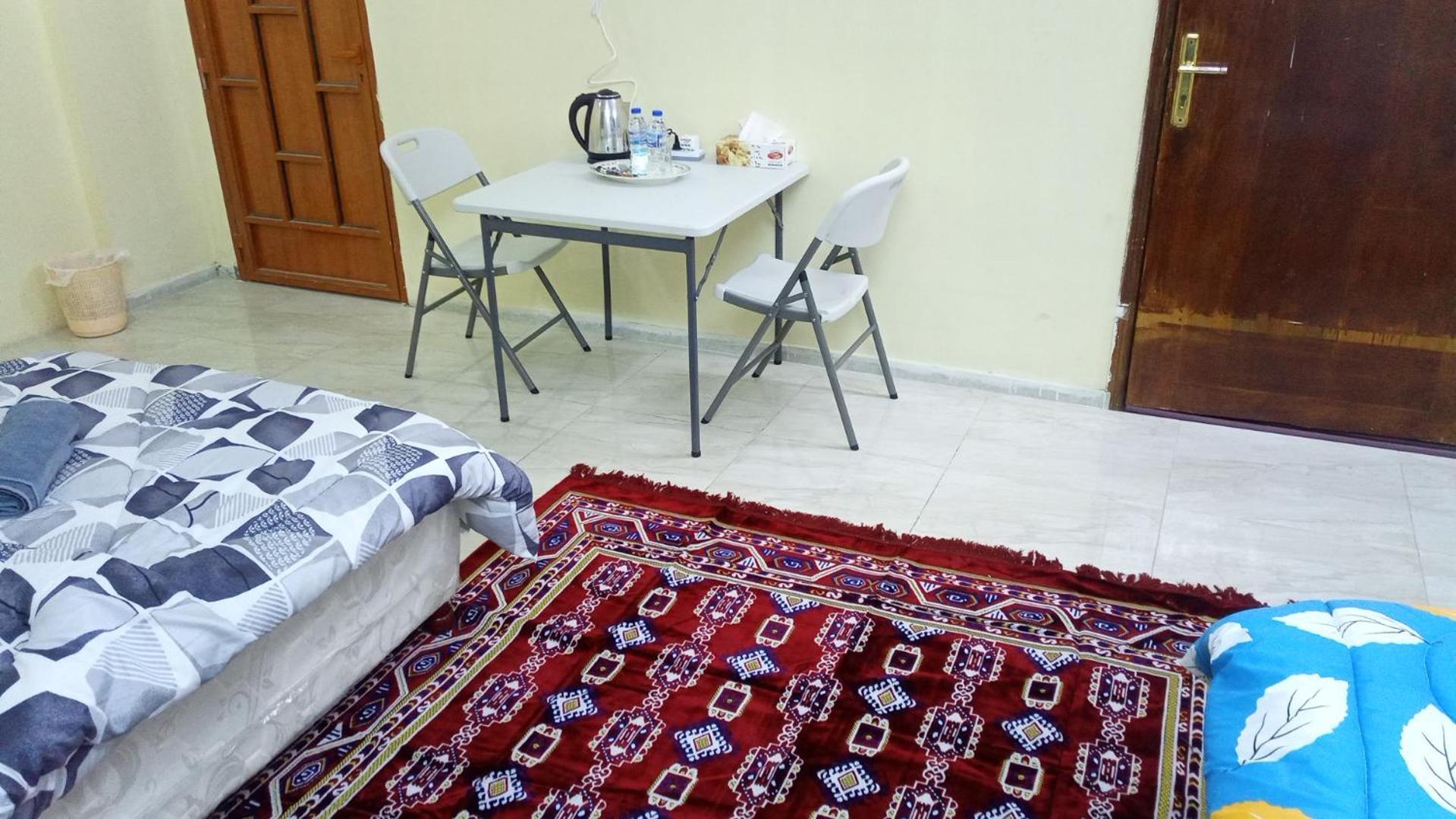 Salem House Hostel Низва Екстериор снимка
