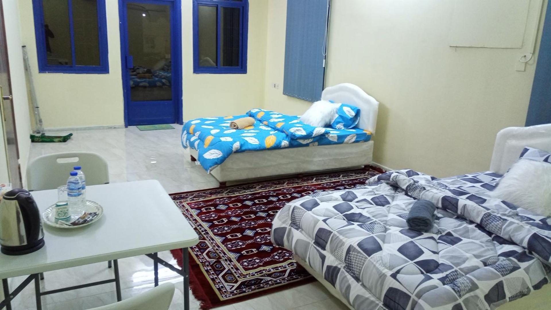 Salem House Hostel Низва Екстериор снимка