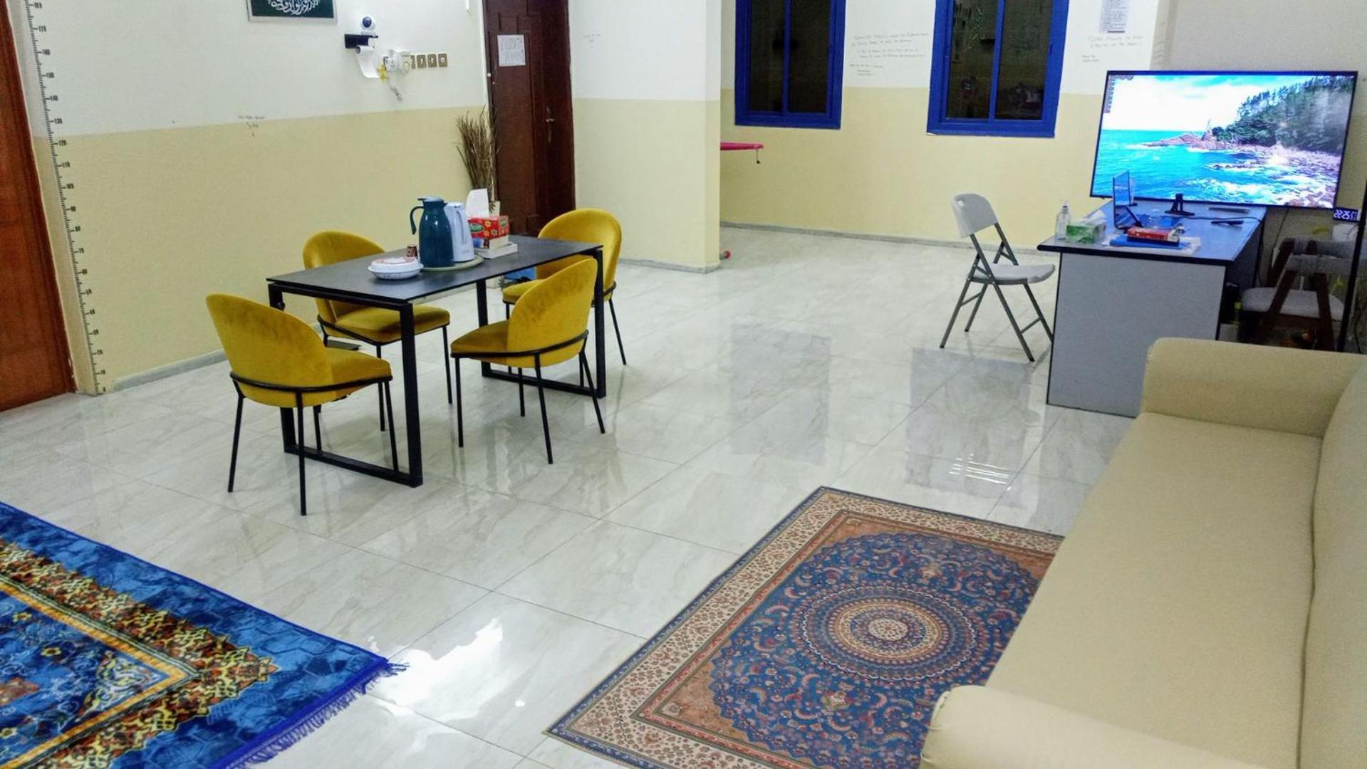Salem House Hostel Низва Екстериор снимка