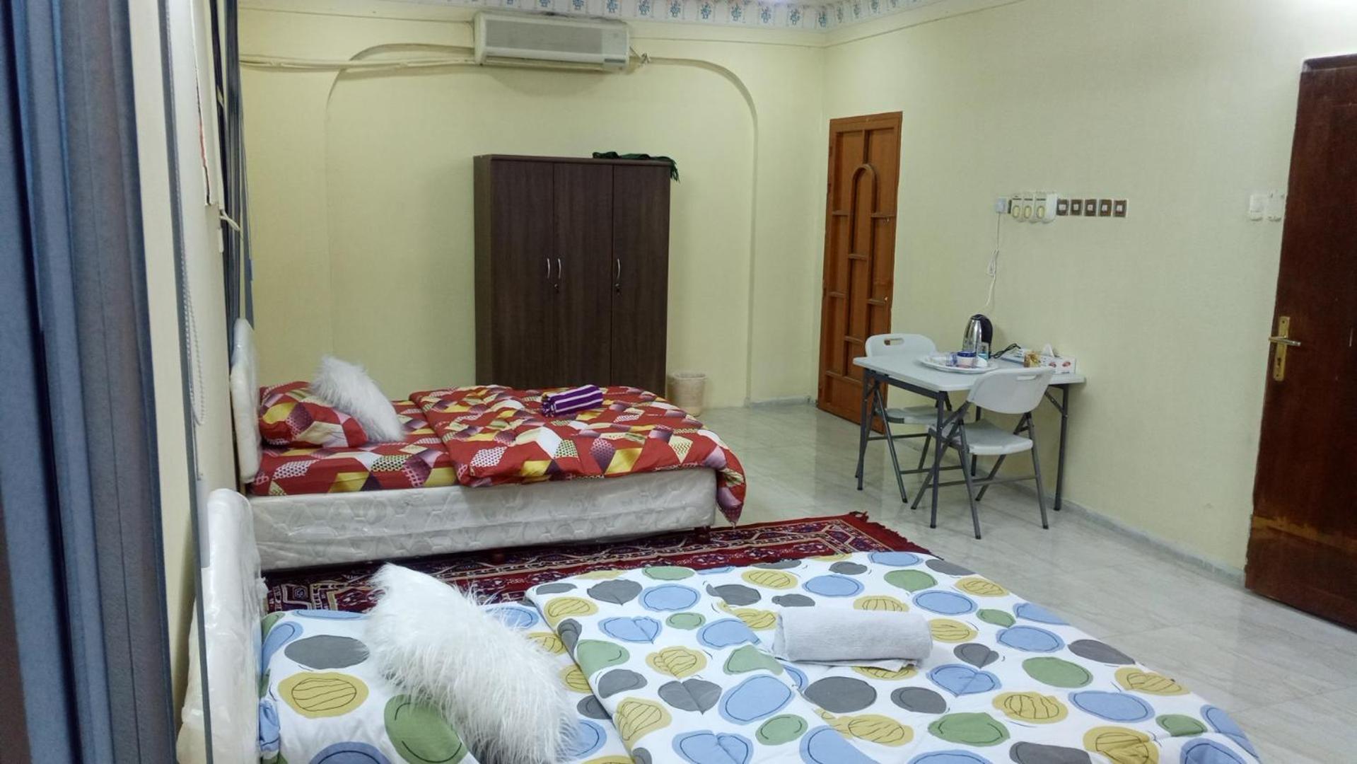 Salem House Hostel Низва Екстериор снимка