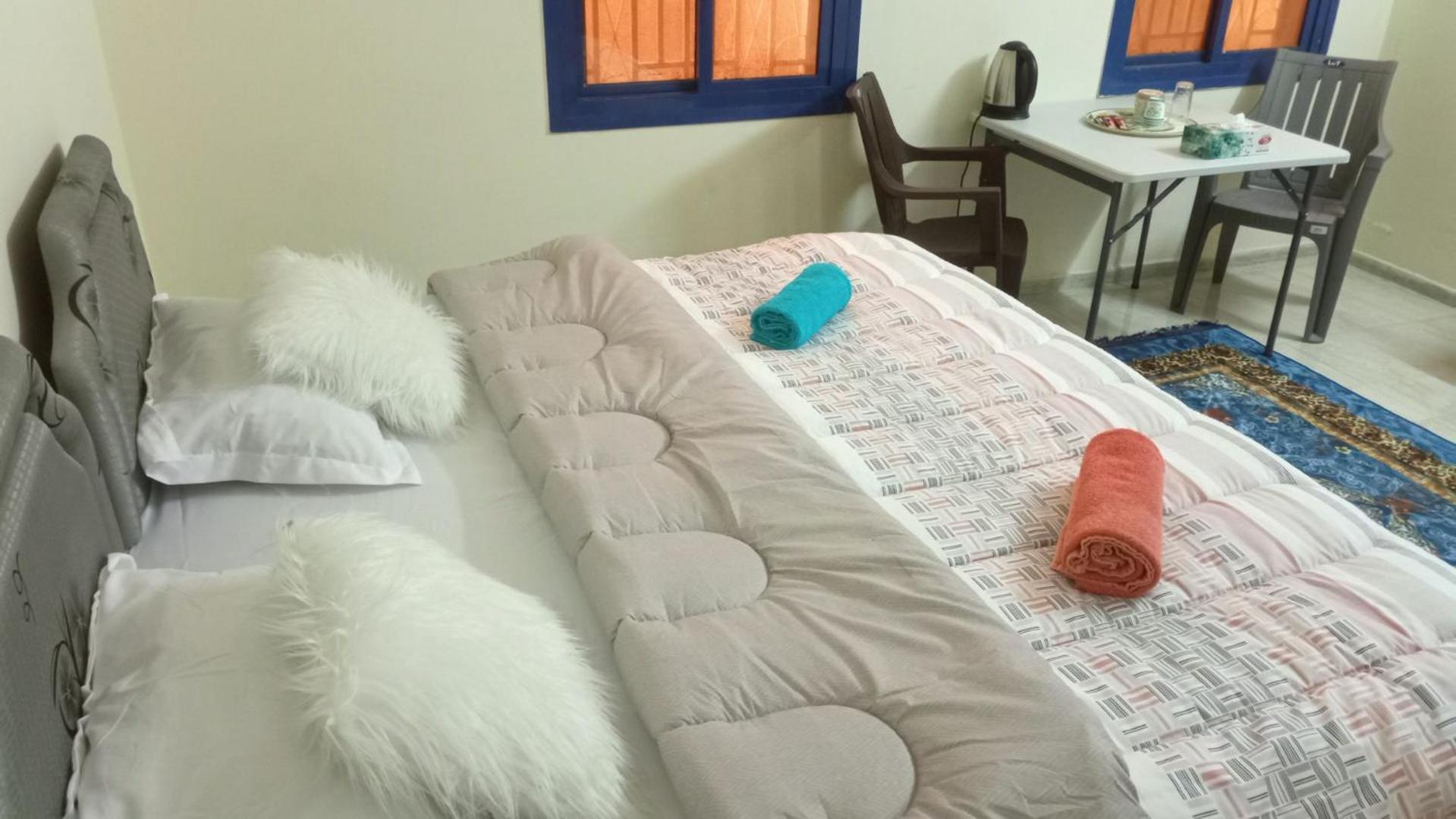 Salem House Hostel Низва Екстериор снимка